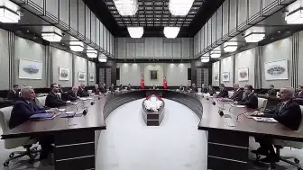 Cumhurbaşkanlığı Kabinesi Toplanıyor: Gündemde Terörle Mücadele, Dış Politika ve Ekonomi Var