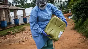 Demokratik Kongo Cumhuriyeti'nde Ebola Salgını: Savaş, Fon Kesintileri ve Bilgi Kirliliği Tehdidi