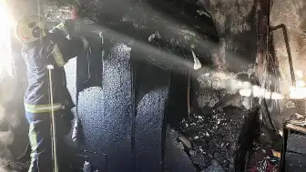 Denizli'de Çatı Katında Çıkan Yangında Ev Kullanılamaz Hale Geldi