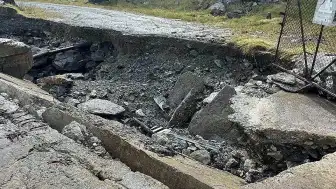 Diyarbakır ve Malatya'yı Bağlayan Köprüde Tehlike: Vatandaşlar Manzarayı İzlemeye Devam Etti