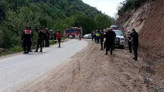 Düzce'de Kamyonet Dereye Devrildi: 1 Kişi Hayatını Kaybetti