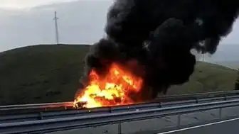 Elazığ'da Seyir Halindeki Otomobil Alev Aldı