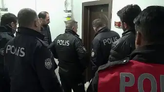 Erzurum'da 17 Yaşındaki Y.A.Y., Anneannesini Bıçaklayıp Rehin Aldı