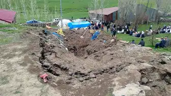 Erzurum'un Tekman İlçesinde Ahır Çöktü: 1 Kişi Hayatını Kaybetti