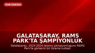 Galatasaray, RAMS Park'ta Şampiyonluk Kupasını Kaldırdı