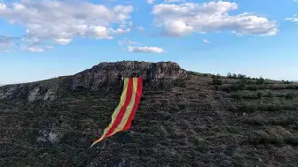 Galatasaray'ın Şampiyonluğu Gercüş'te Dev Bayrakla Kutlandı
