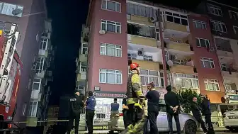 Gebze'de Kolonlardan Ses Gelen 7 Katlı Bina Tedbiren Boşaltıldı