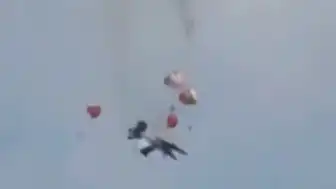 Gösteri Uçakları Havada Çarpıştı