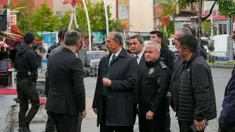 Hakkari Valisi İbrahim Taşyapan, Temel Kazısı Sonrası Oluşan Çatlakları İnceledi