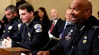 İki Polis Memuru, Donald Trump'a Karşı Dava Açtı
