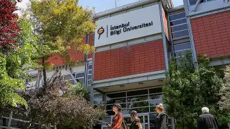 İstanbul Bilgi Üniversitesi Faaliyetlerine Son Verdi: Öğrenciler Mimar Sinan Güzel Sanatlar Üniversitesi'nde Eğitimine Devam Edecek