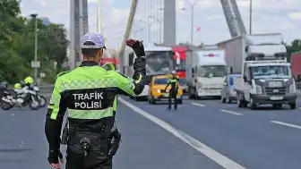 İstanbul'da Bazı Yollar Trafiğe Kapatıldı, Toplu Taşıma Hatlarında Düzenlemeler Yapıldı