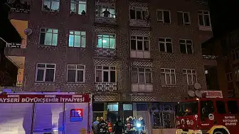 Kayseri'de 4 Katlı Binanın Bodrumunda Yangın Söndürüldü