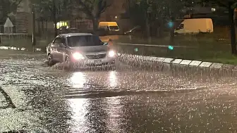 Kayseri'de Sağanak Sele Neden Oldu, Yollar Ulaşıma Kapandı