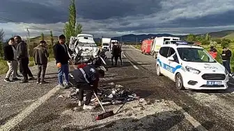 Kayseri'de Trafik Kazası: 1 Kişi Hayatını Kaybetti, 2 Kişi Yaralandı