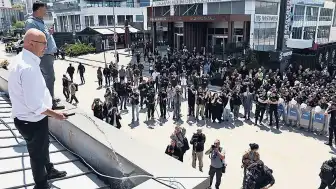 Mahmut Tanal'ın Bayram Tatili ve Yurtdışı Paylaşımı Tepki Çekti
