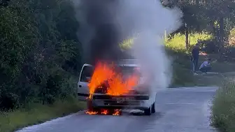 Osmaniye'de Ormana Yakın Noktada Alev Alan Otomobil Söndürüldü
