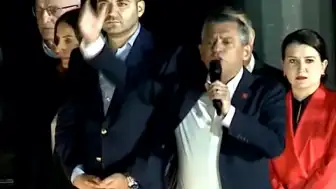 Özgür Özel: 'Bu binadayım, hiçbir yere gitmiyorum'