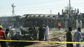 Pakistan'da Tren Saldırısı: En Az 24 Ölü