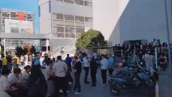 Pendik'te Alışveriş Merkezinde Yangın: Tahliye Edildi