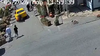 Şişli'de Geri Manevra Yapan Taksi Kadına Çarptı