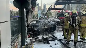 Şişli'de İş Yerinde Otomobil Yangını: 2 Yaralı