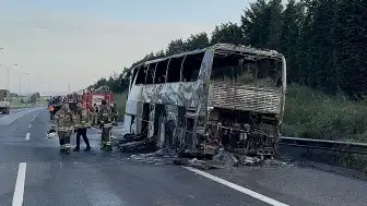 TEM Otoyolu'nda Yolcu Otobüsünde Yangın Söndürüldü