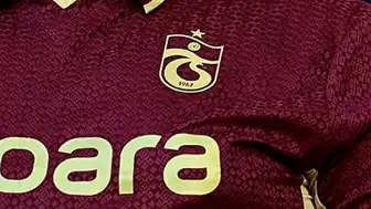 Trabzonspor Taraftarlarının Araçlarındaki Bayraklara Bıçaklı Saldırı Kamerada