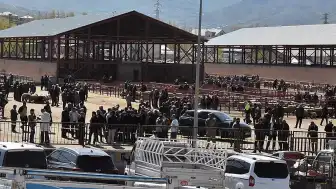 Van İpekyolu'nda Hayvan Pazarında Silahlı Kavga: 1 Ölü, 13 Yaralı