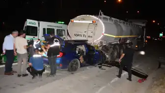 Adana TAG Otoyolu'nda Tankerle Çarpışan Otomobildeki Sürücü Yaşamını Yitirdi, 2 Çocuk Yaralandı