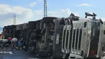 Ağrı'da Zincirleme Trafik Kazası: 1 Ölü, 4 Yaralı
