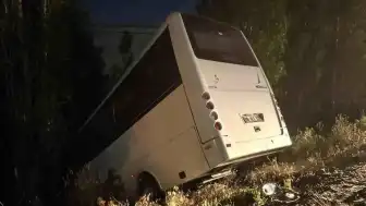 Ankara Mamak'ta Servis Aracının Şarampole Devrilmesi Sonucu 8 Yaralı