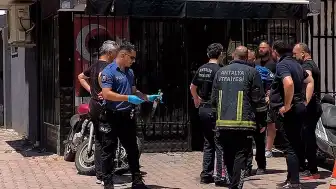 Antalya'da Kendini Yakma Girişimi: Bıçaklı Şahıs Ekipleri Hareketlendirdi