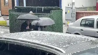 Ardahan'da Etkili Olan Dolu Yağışı Kenti Beyaza Büründürdü
