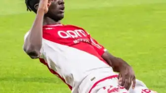 Beşiktaş Sol Bek Transferi İçin Kassoum Ouattara ile Görüşmelerini Sürdürüyor
