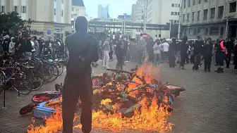 Brüksel'de Eğitim Tasarruflarına Karşı Yeni Protesto: Bisikletler Ateşe Verildi