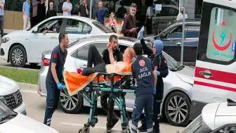 Bursa'da 'Yol Verme' Kavgası: 5 Şüpheli Adliyeye Sevk Edildi, 1 Polis Memuru Yaralandı