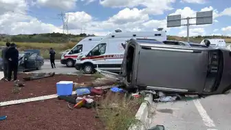 Çorum'daki trafik kazasında ağır yaralanan sürücü hayatını kaybetti