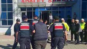 Edirne'de Durdurulan Taksiden 4 Kaçak Göçmen ve Firari Sürücü Çıktı