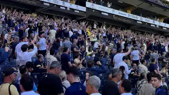 Fenerbahçe Olağanüstü Genel Kurulu'nda Oy Verme İşlemi Devam Ediyor, Taraftarlar Aziz Yıldırım'a Destek Verdi