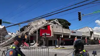 Filipinler'de 7.8'lik Deprem ve Tsunami Felaketi: 4 Kişi Hayatını Kaybetti, Yıkım Büyük