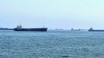 İran Devrim Muhafızları Hürmüz Boğazı'nda Geçişlere Kapatılma Uyarısı Yaptı