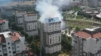 İstanbul Atakent Mahallesi'nde binada yangın çıktı: 10 kişi hastaneye kaldırıldı