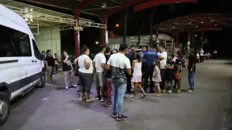 İzmir Konak'ta Evde Çıkan Kavga: 9 Bıçak Darbesiyle Ağır Yaralandı