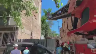Kadıköy'de Kentsel Dönüşüm Çalışması Yürüten Binada Kısmi Çökme: İşçiler Göçük Altında Kaldı