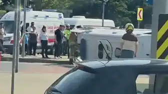 Kağıthane'de Ambulans ile Motosiklet Çarpıştı: 4 Yaralı