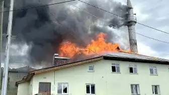 Kastamonu'nun Daday ilçesinde çıkan yangında cami, gasilhane ve yemekhane kullanılamaz hale geldi