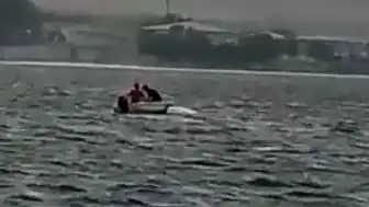 Küçükçekmece Gölü'nde Kayık Alabora Oldu: Mahsur Kalanlar Kurtarıldı