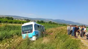 Manisa Şehzadeler'de minibüs şarampole devrildi: 6 yaralı