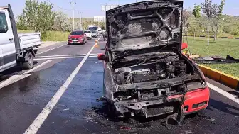 Nevşehir'de Seyir Halindeki Otomobil Alev Aldı